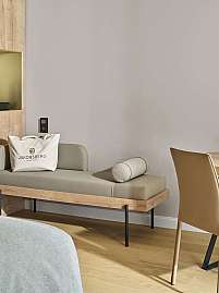 Jakobsberg Zimmer Kam2 TV 231124 01
